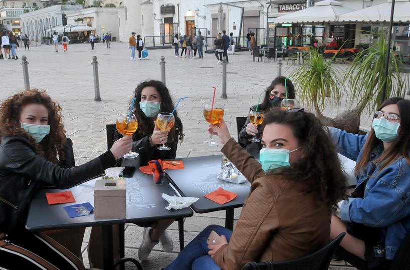 Emergenza Covid 19 a Bari: 297 ventenni positivi, quasi uno ogni 100