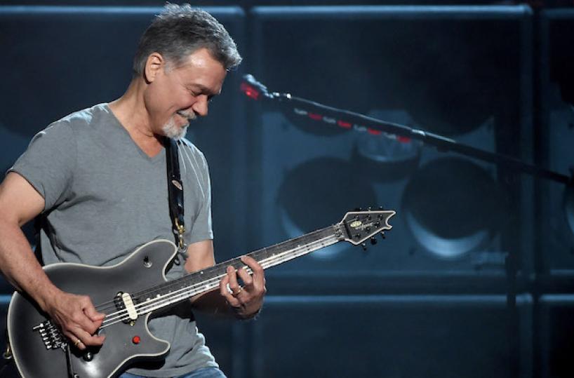 Addio ad Eddie Van Halen, il leggendario chitarrista è morto a 65 anni