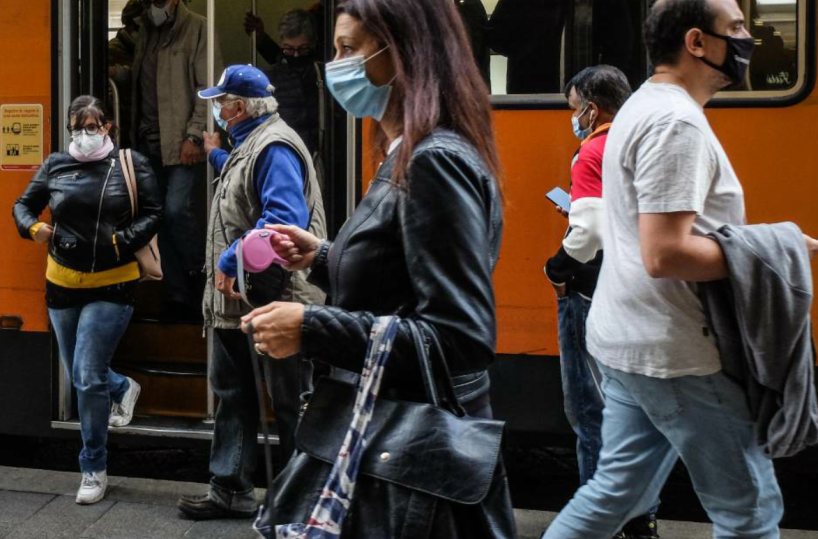 Coronavirus: da oggi mascherina per tutti, Conte raccomanda rigore anche in casa