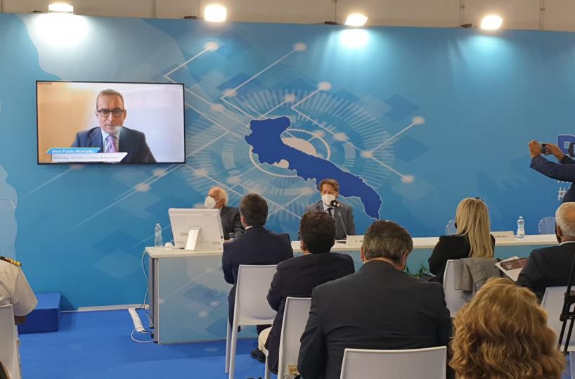 Aerospazio, sottosegretario Manzella in Fiera: «Grottaglie al centro della ripartenza mondiale con i droni» 