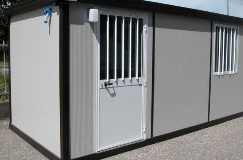 Covid, a Potenza dopo appello Gazzetta anonimo dona container per accoglienza