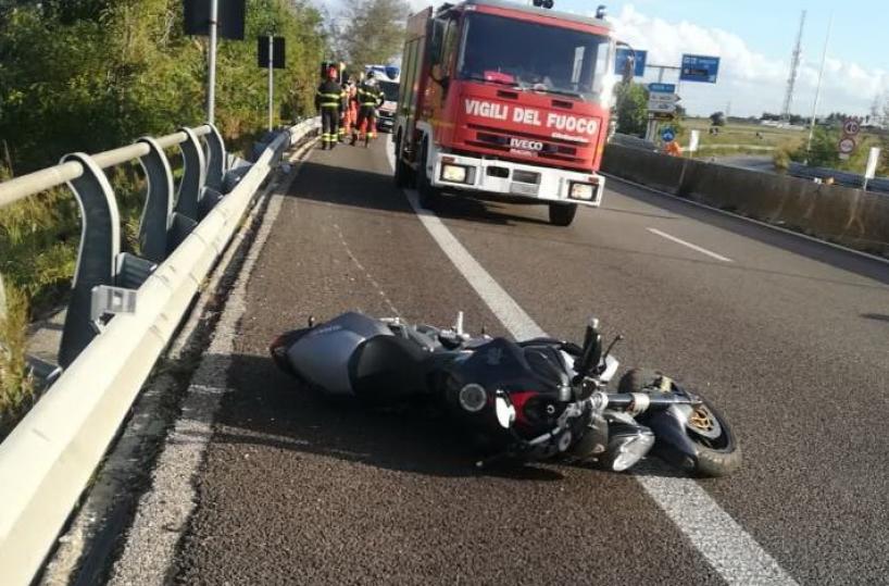 Brindisi, schianto sulla Lecce-Brindisi: muore 22enne di San Pietro Vernotico