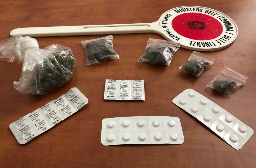 Bari, trovato con marijuana e compresse di «eroina dei poveri»: in manette pusher del Gambia