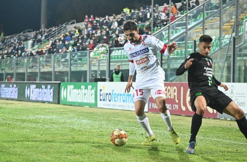 Monopoli e Bari pari in tutto senza reti manca la ciliegina
