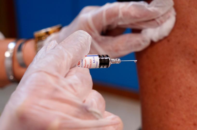 Vaccini antinfluenzali, avviata distribuzione a tutti medici e pediatri pugliesi. A Bari 450mila dosi