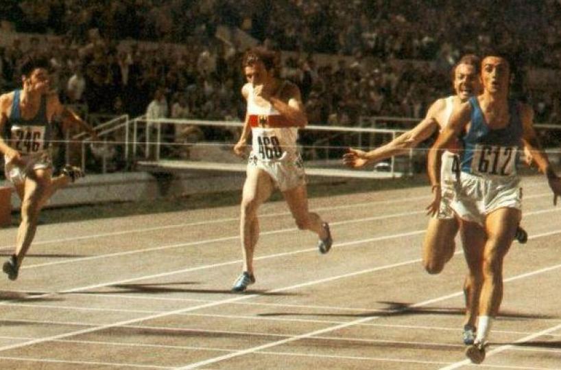 Mennea, un francobollo per la «Freccia»: si ispirerà a questa foto
