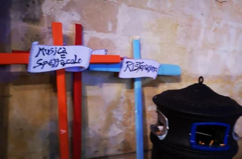 Matera, protesta contro Dpcm con megafoni e «croci»
