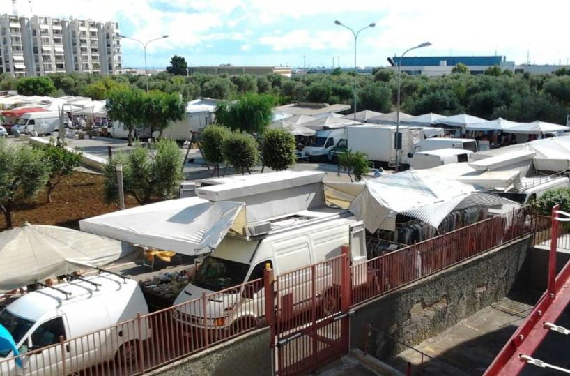 Modugno, sindaco chiude mercato settimanale: «Contagi in aumento»