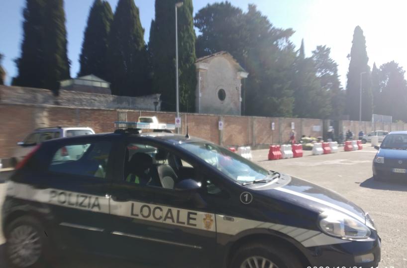 Foggia, accusa malore mentre fa visita al cimitero: muore 65enne