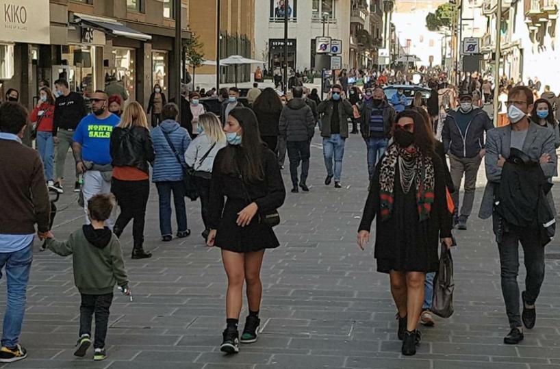 Dpcm, Puglia contro le fughe in avanti: «Niente restrizioni autonome»