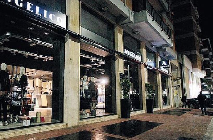 Lecce, vetrine e luci spente: «buio» sul commercio