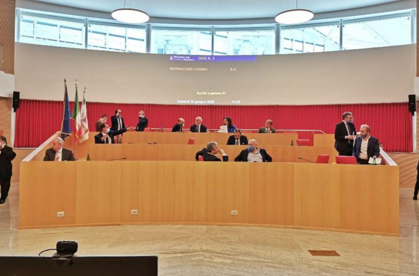 Puglia, la giunta regionale aspetta Rousseau
