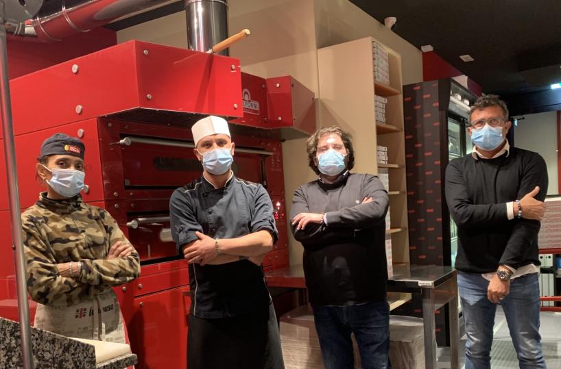 Bari, ristoratore sfida il Covid: apre locale e assume 3 persone: «Non possiamo arrenderci»