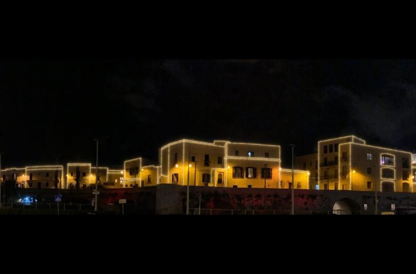 Natale al tempo del Covid, Bari vecchia illuminata come un presepe a grandezza naturale