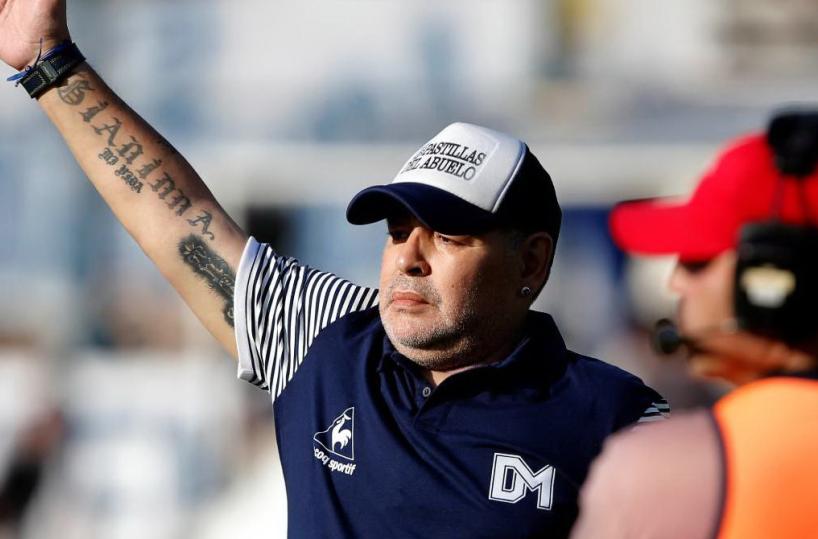 Addio a Maradona, stroncato da una crisi cario respiratoria mere era a casa