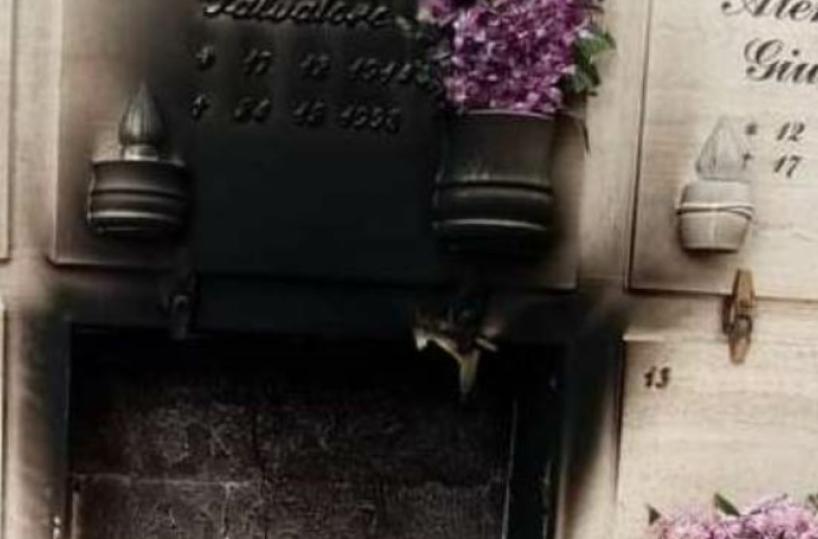 Copertino, misterioso rogo distrugge 5 lapidi al cimitero