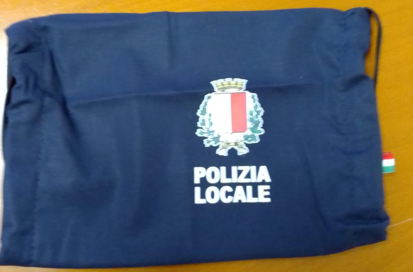 Bari, gli imprenditori locali supportano la polizia: donate 700 mascherine 