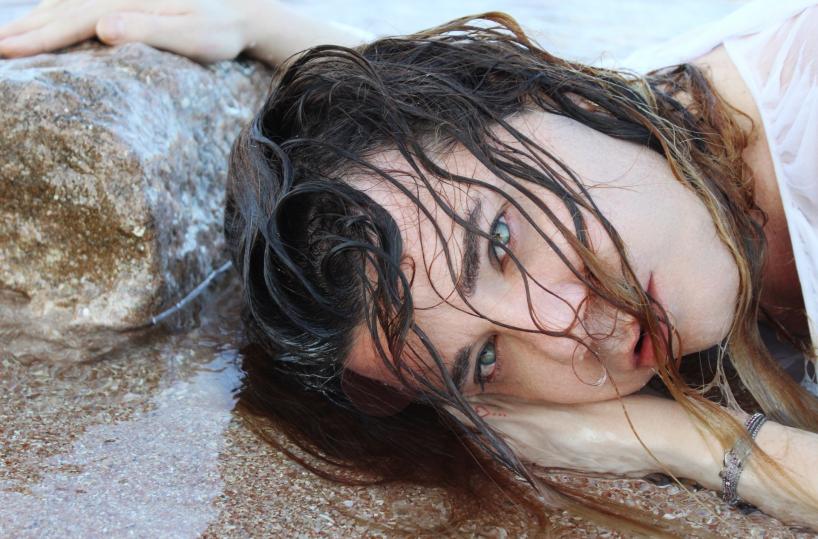 Matteo Borghi canta l'amore nel nuovo singolo «Adios»
