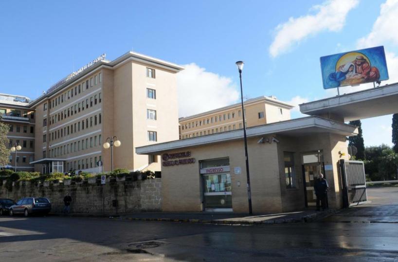 Lucugnano, bimbo di 4 anni cade dal balcone: dopo un volo di 5 metri