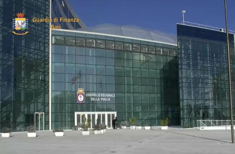 Puglia, avvocati arrestati, le intercettazioni dopo gli articoli della «Gazzetta»: «Forse ora è meglio fermarci»