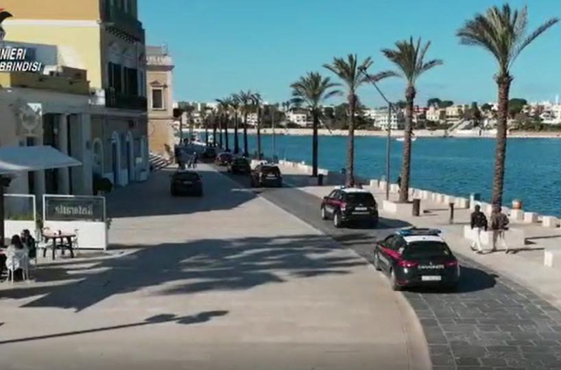 Furti in banca, droga, auto rubate: 19 misure tra Brindisi, Cerignola e Reggio Calabria