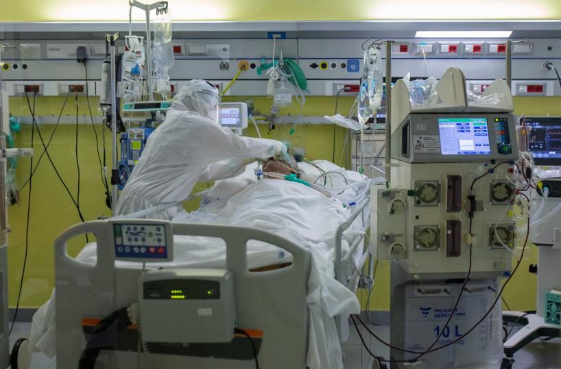 Potenza, Eni dona 50 caschi respiratori, due ecografi e 240mila mascherine