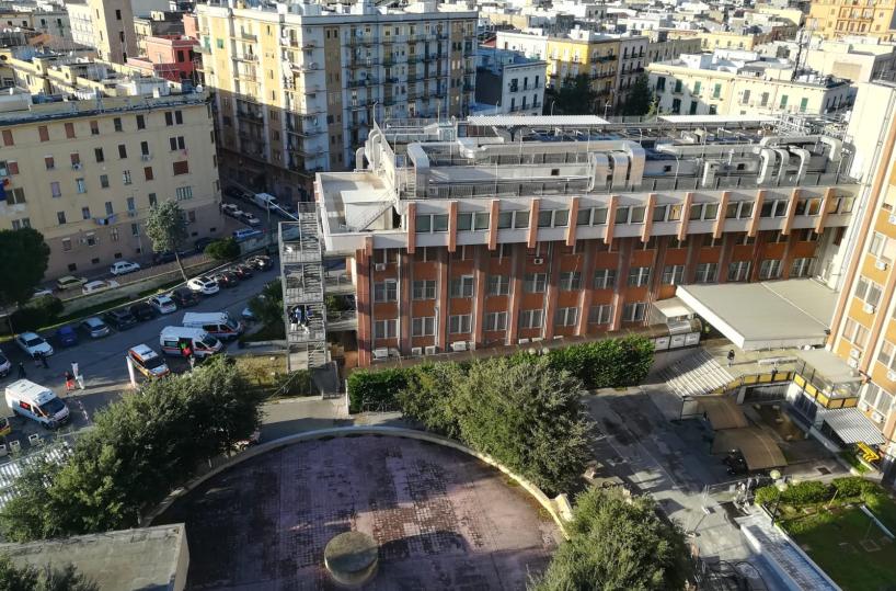 Taranto, ecco che arriva la Speleobefana nel reparto di Pediatria 