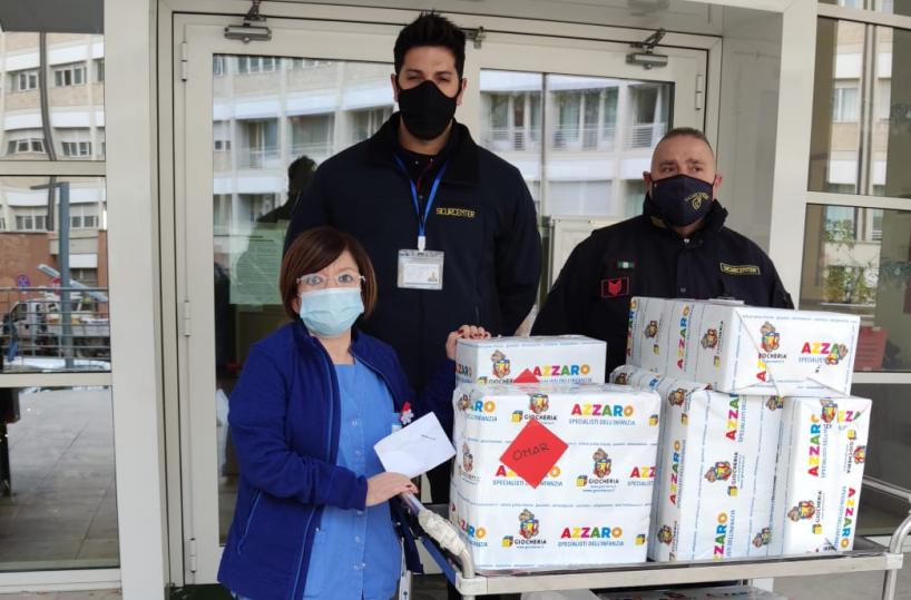 Bari, i vigilantes del Policlinico donano giochi e peluche ai bimbi malati