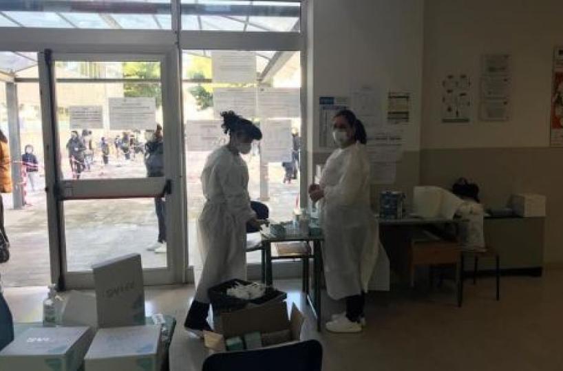Covid, a Triggiano e Molfetta tamponi a tappeto su studenti nelle scuole