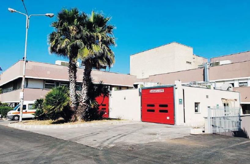 Trani, muore d’infarto a 200 metri dall’ospedale: «Soccorsi in ritardo»
