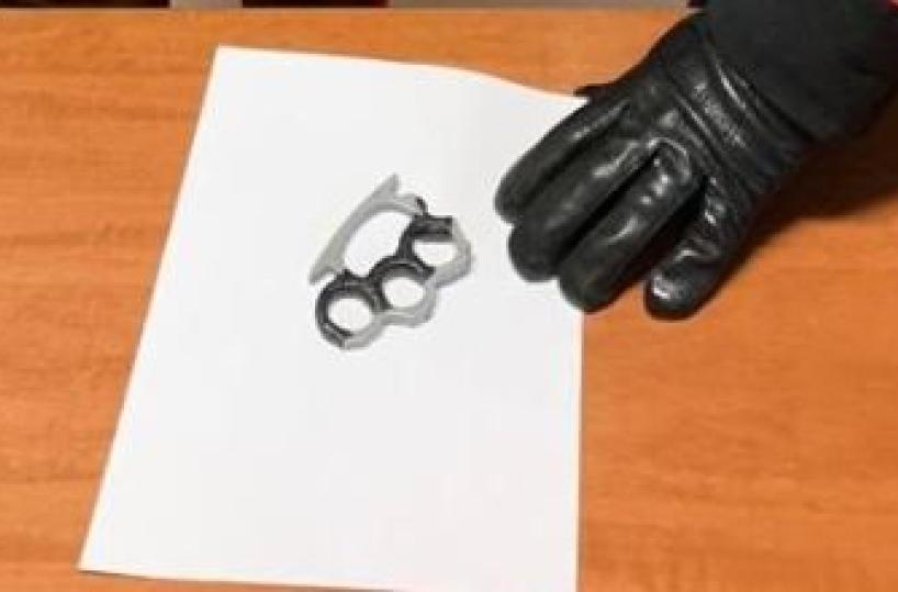 A spasso con tirapugni e coltello: denunciate 2 persone durante il week end nel Materano 