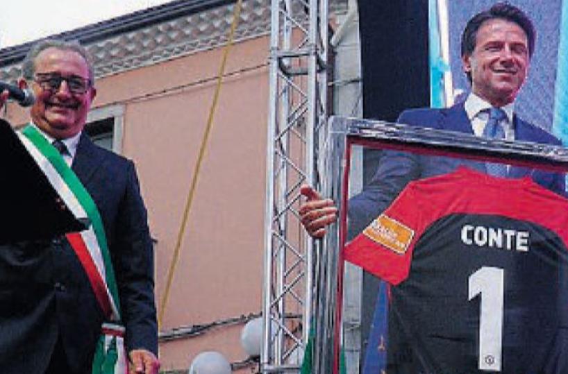 Volturara, delusione nel paese dell’ex premier: la comunità si stringe intorno al suo concittadino