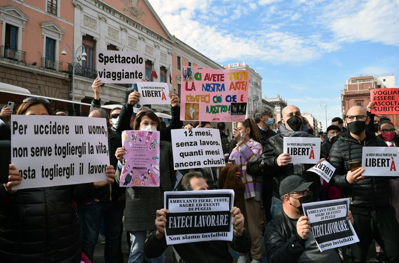 Puglia addio zona gialla, resta in arancione: operatori in rivolta