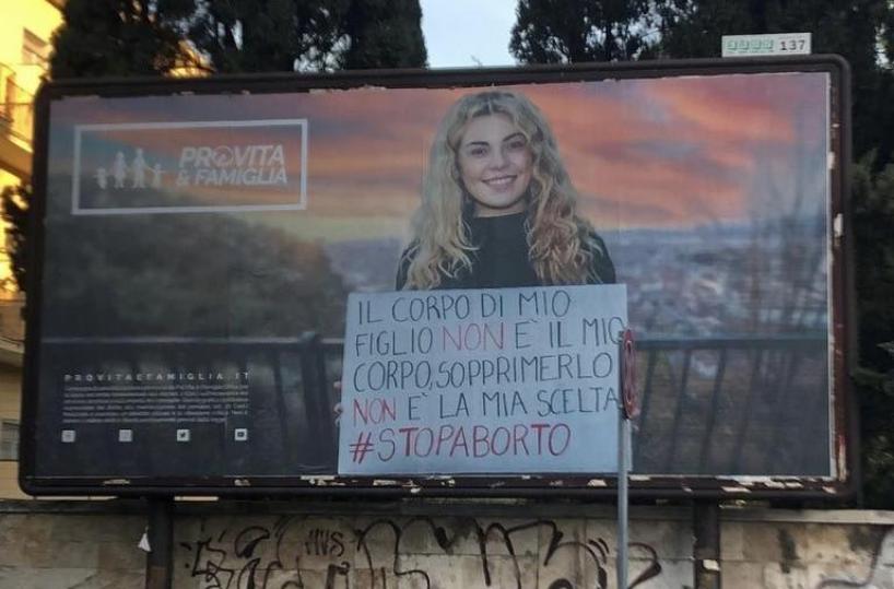 Bari, polemiche per manifesto anti aborto. Assessore Puglia: rimuoverli