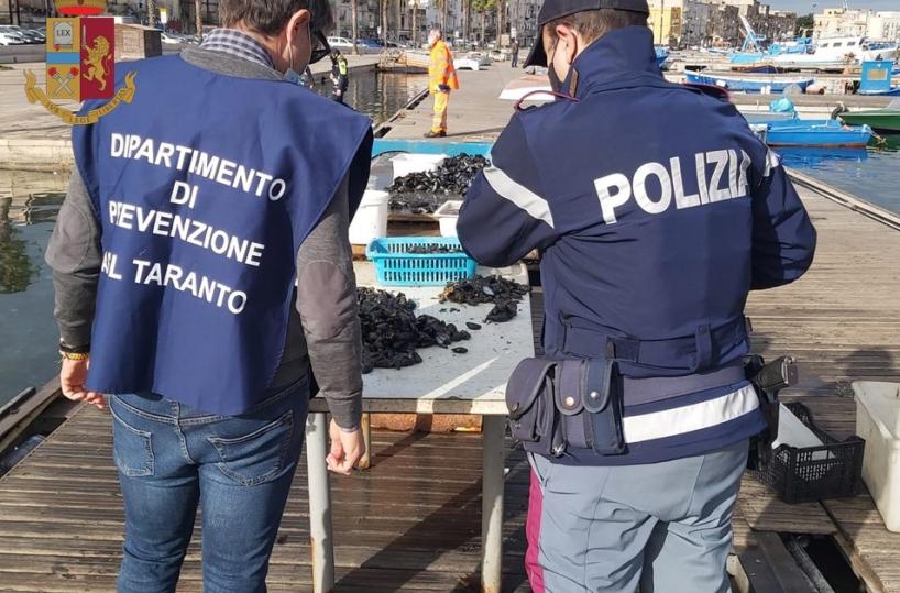 Taranto, sequestrati 30kg di cozze vendute senza rispetto norme igieniche: una denuncia
