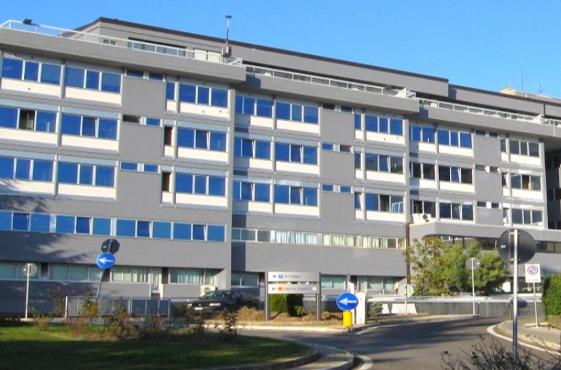 Melfi, studenti del Luceo artistico donano 15 loro opere al Centro oncologico di Rionero 
