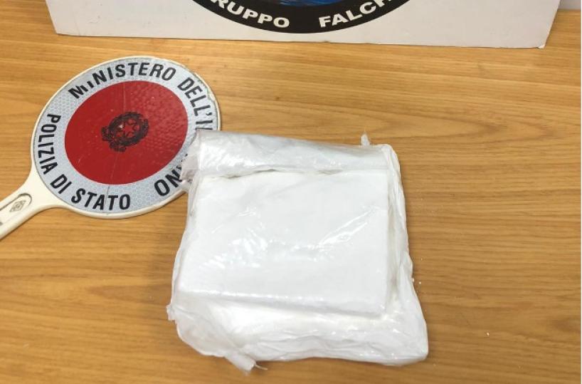 Foggia, sorpreso con mezzo chilo di cocaina: 24enne arrestato