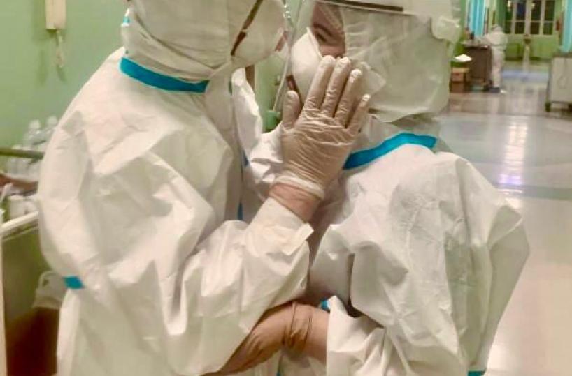 Covid 19, a Bari l’amore nasce in corsia al Policlinico