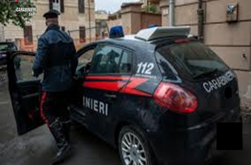 Triggiano, perseguita e maltratta anziano disabile: 40enne ai domiciliari