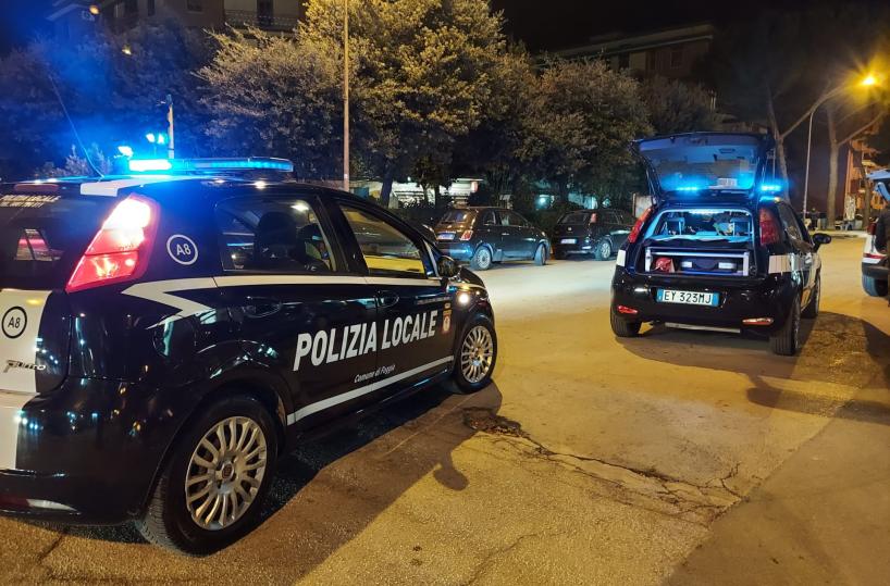 Foggia, investono una 70enne con la moto e scappano: è caccia ai pirati della strada 