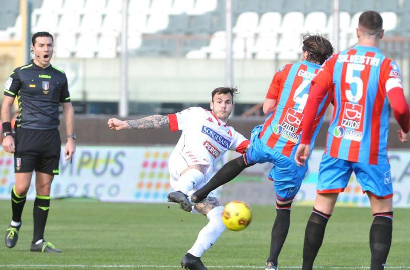 Catania-Bari, pareggio da brivido: Frattali salva il match parando un rigore al 93'