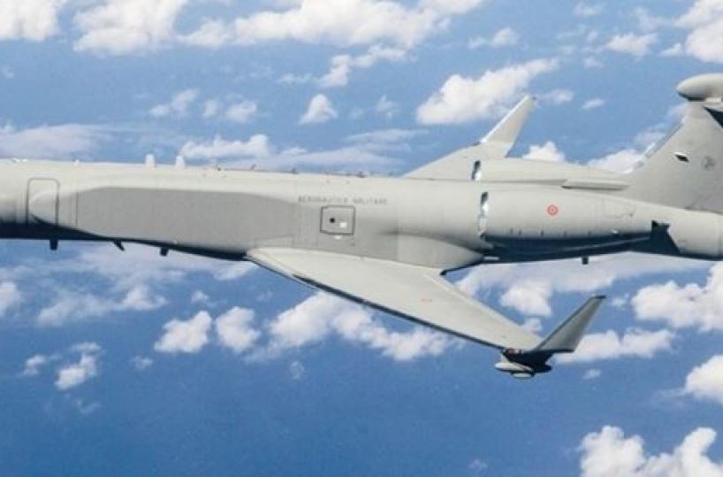 Un aereo-spia da 450 milioni nei cieli di Puglia e Basilicata