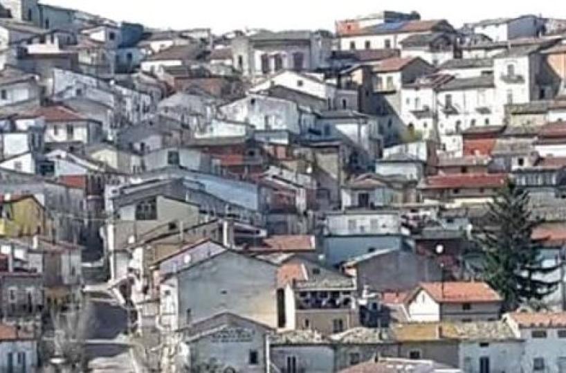 Panni, sfiduciato sindaco e si dimettono 6 consiglieri: sciolto consiglio comunale
