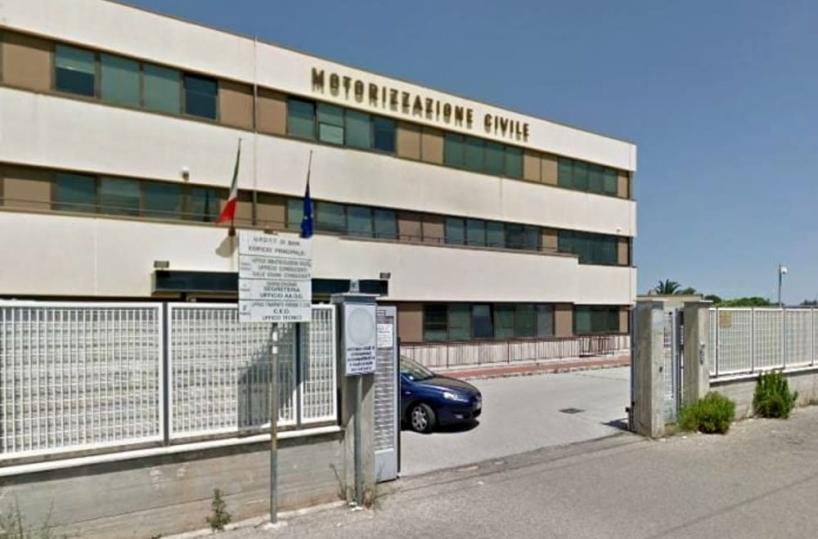 Bari, allarme bomba: evacuata la Motorizzazione dopo telefonata anonima