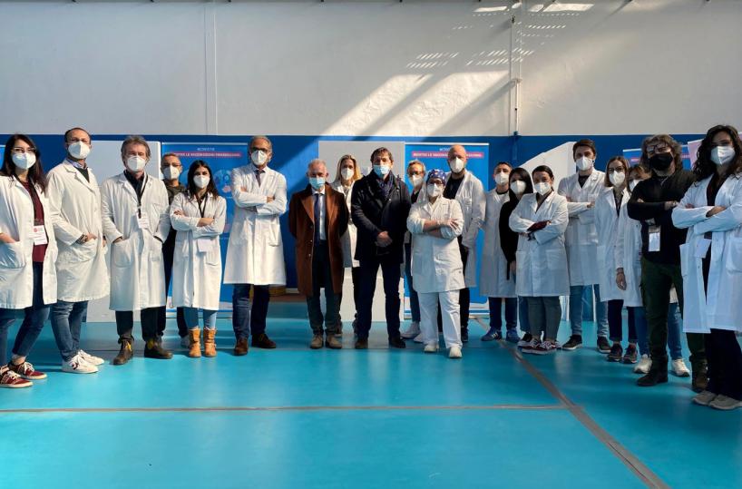 Taranto, vaccini al Palaricciardi: in un giorno 920 dosi