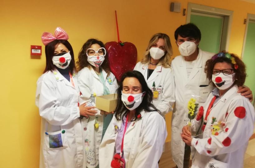 8 marzo a Lucera, al Lastaria mimose, cioccolatini e sorrisi per le pazienti dell'Oncologico 