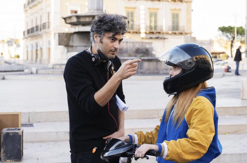 Taranto, il regista Abbruzzese e i suoi «Santi»: ciak con Gaia Girace, la Loren del futuro