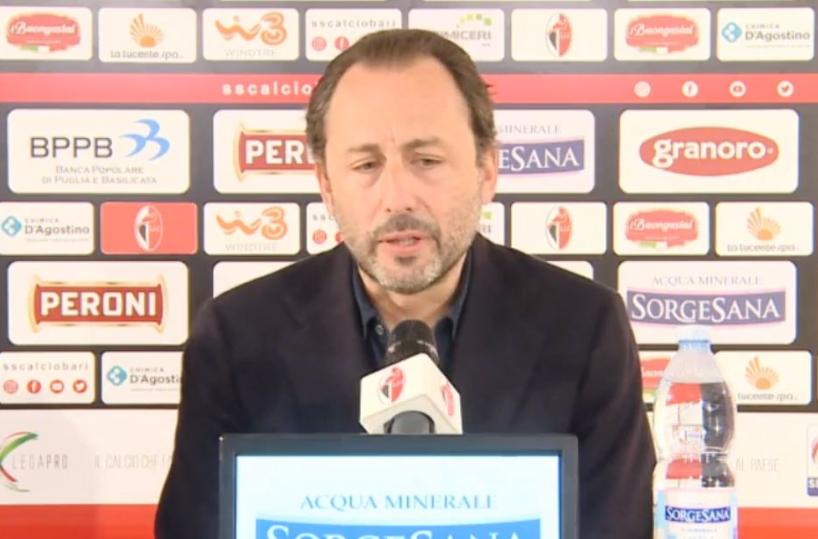 Bari calcio, De Laurentis in conferenza: «Lasciare la squadra? È una speculazione»