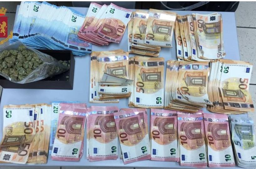 Taranto, in casa gestiva market della droga: arrestato 24enne 