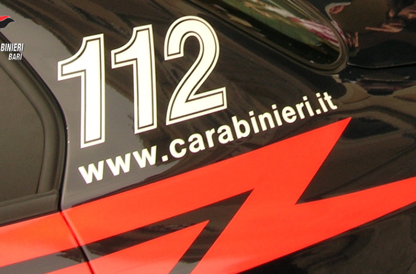 Casamassima: nudo in camerino davanti alla commessa, arrestato